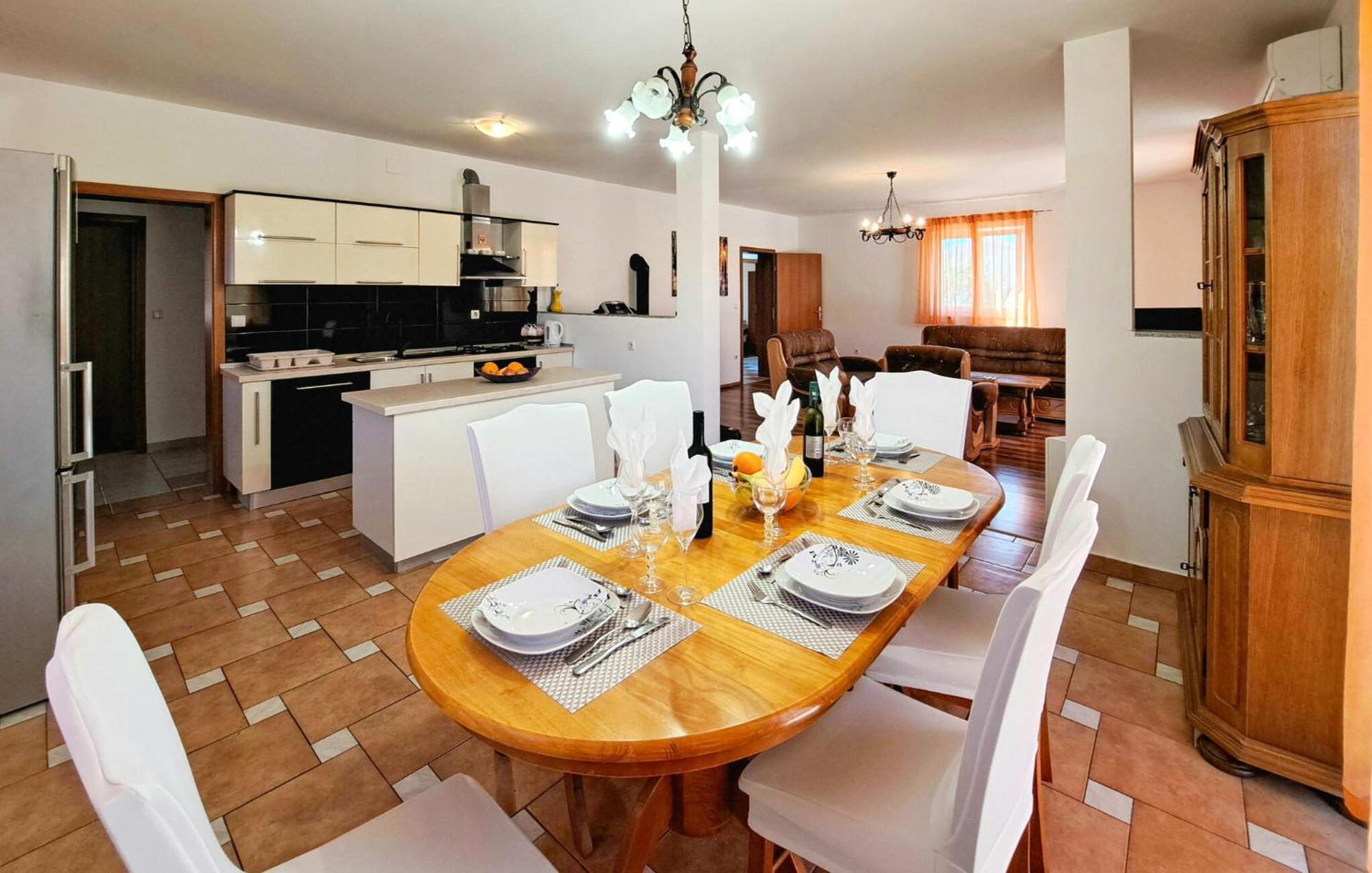 Pet Friendly Home In Pula With Kitchen 外观 照片