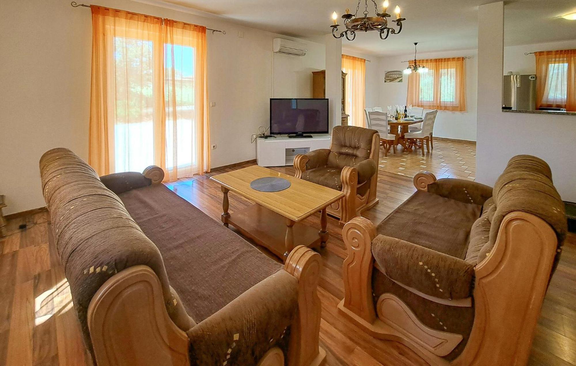 Pet Friendly Home In Pula With Kitchen 外观 照片